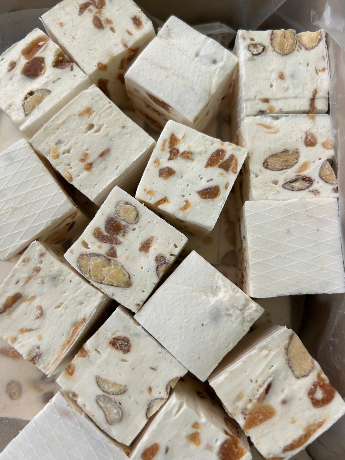 Nougat cube caramel beurre salé (5 pièces)